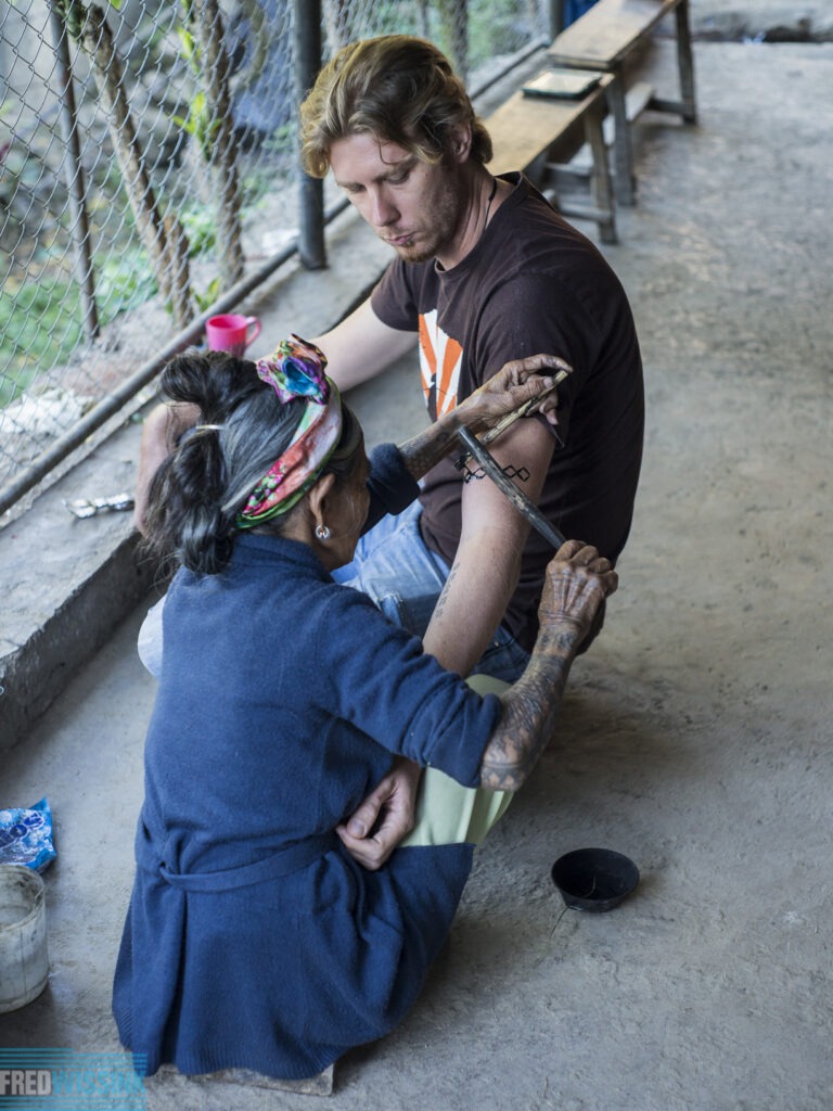 traditional tattooing with Kalinga Apo Whang od