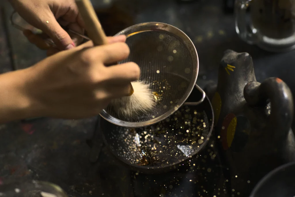 brushing gold for lacquer work